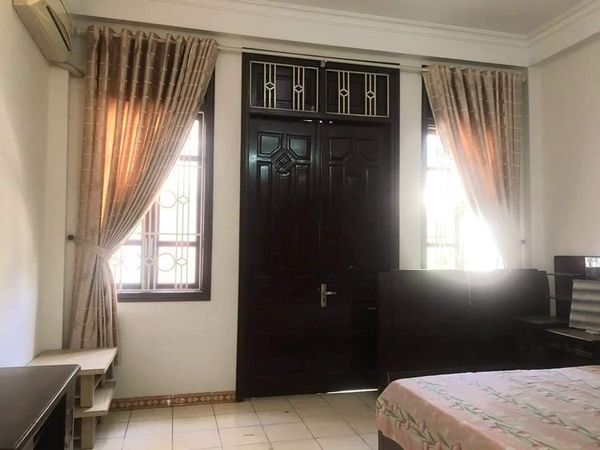 Bán nhà Doãn Kế Thiện 70m2 x 5 tầng, mt 5m, 11 tỷ