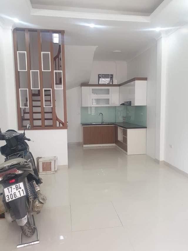 Bán nhà mặt phố Hoàng Công Chất rẻ như ngõ, kinh doanh xe tải tránh, 108m, giá 10 tỷ