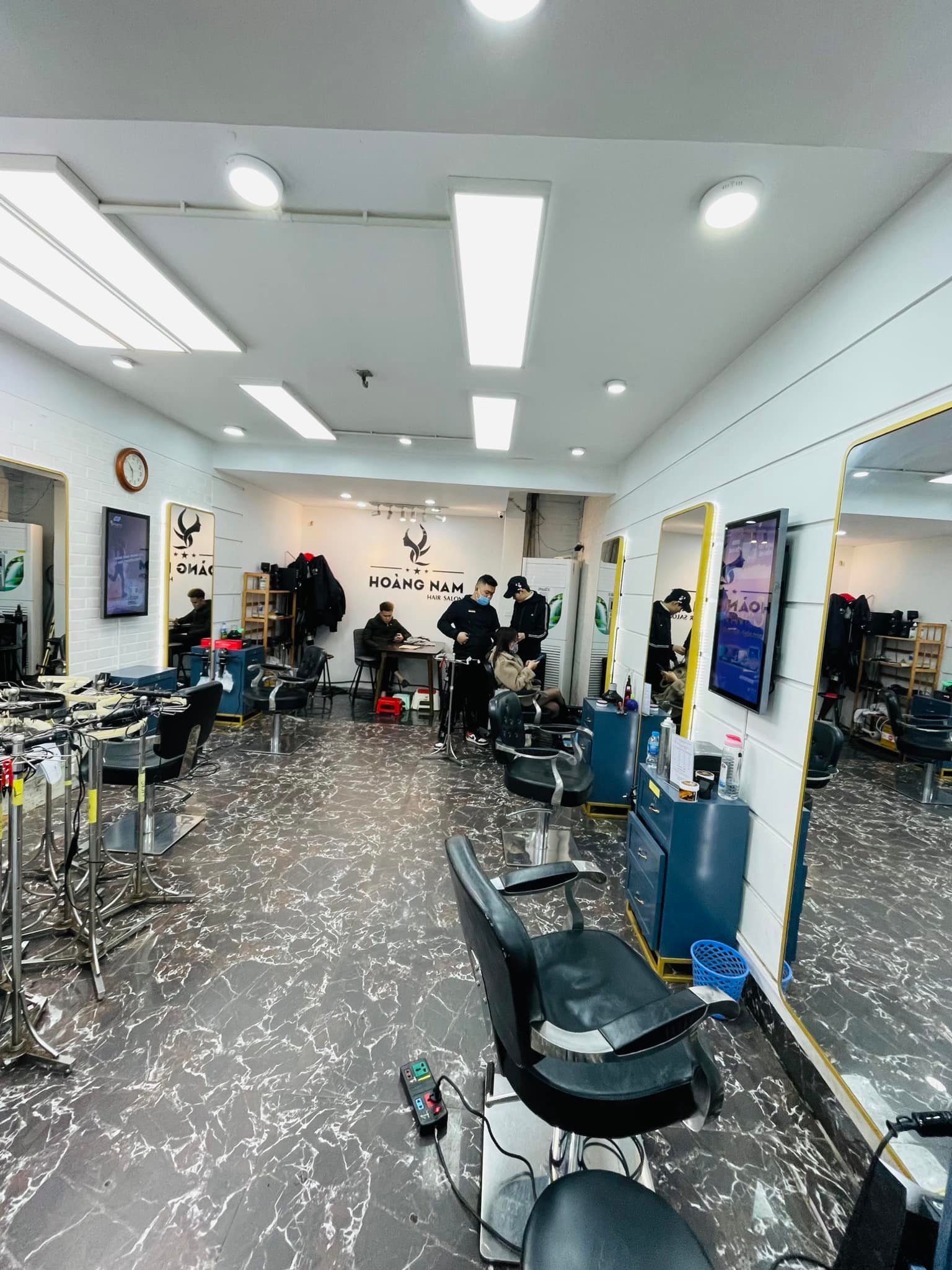 Bán nhà lô góc kinh doanh phố Pháo Đài Láng Đống Đa 71m2 x 6 tầng giá 18,8 tỷ