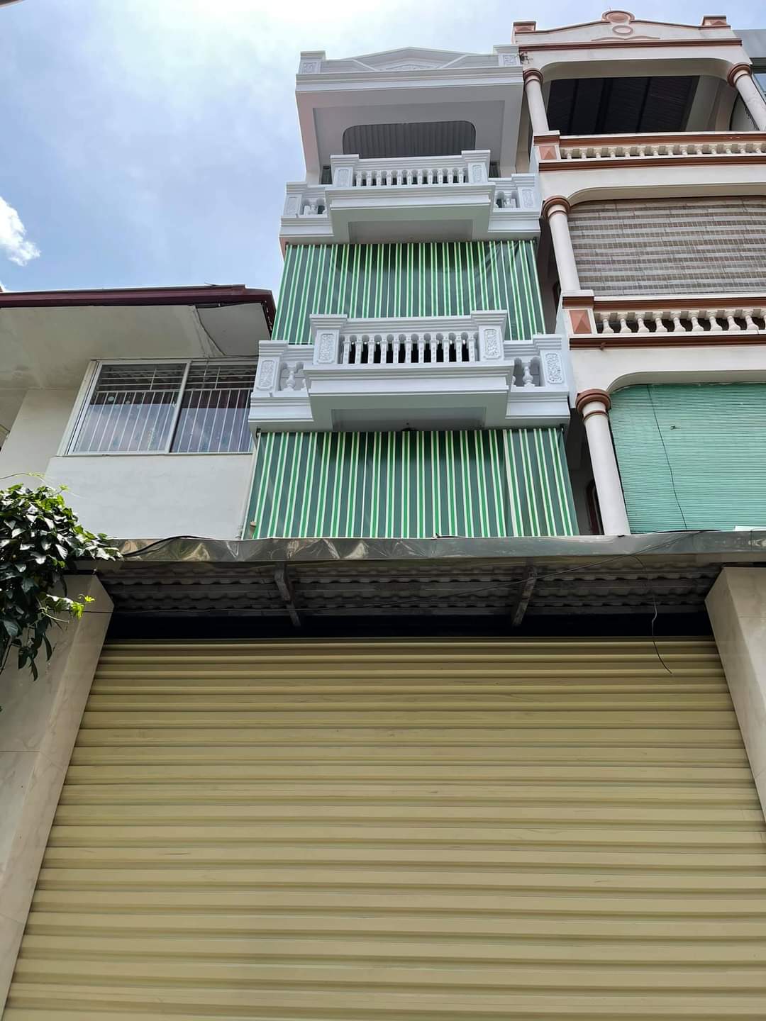 MẶT NGÕ ÔTÔ TRÁNH KINH DOANH TỐT- ĐÀO TẤN-BA ĐINH-DT 63m2-4T-MT 4m-Giá 17 tỷ.