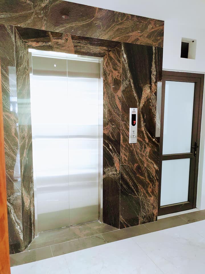 Bán nhà Mặt Phố Xuân Thủy, Cầu Giấy diện tích 100m2 mặt tiền 5m giá 30tỷ