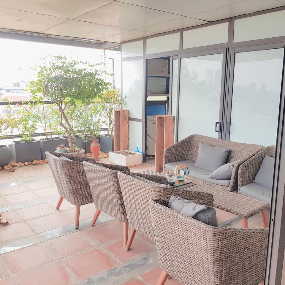 BÁN TÒA NHÀ VP QUẬN CẦU GIẤY, PHÂN LÔ Ô TÔ TRÁNH, LÔ GÓC, NHÀ ĐẸP, THANG MÁY GIÁ 23 TỶ.