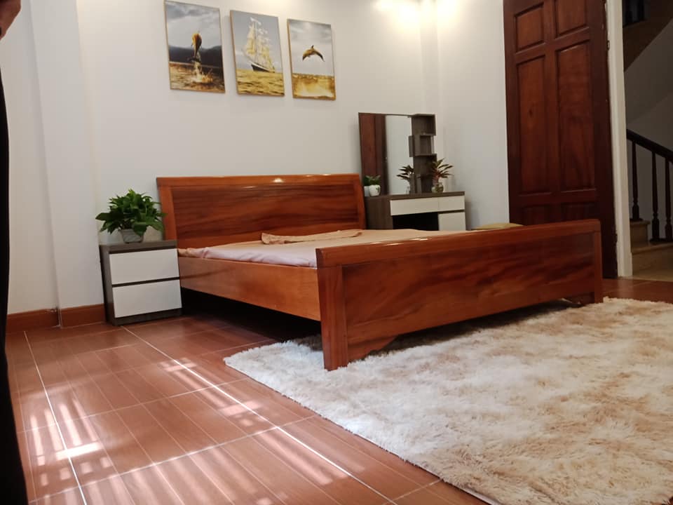 Bán nhà Hoàng Quốc Việt, DT 140m2, MT 7,5m, giá 38 tỷ. Vỉa hè, kinh doanh, 3 ô tô tránh