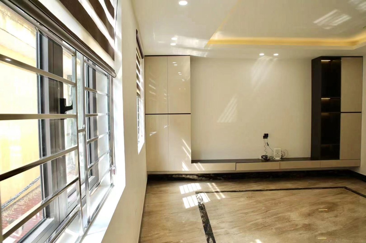 Bán đất Phố Ngọc Thụy cực hiếm, Kinh doanh, ô tô tránh, DT 100 m2, MT 5m, giá nhĩnh 10 tỷ.