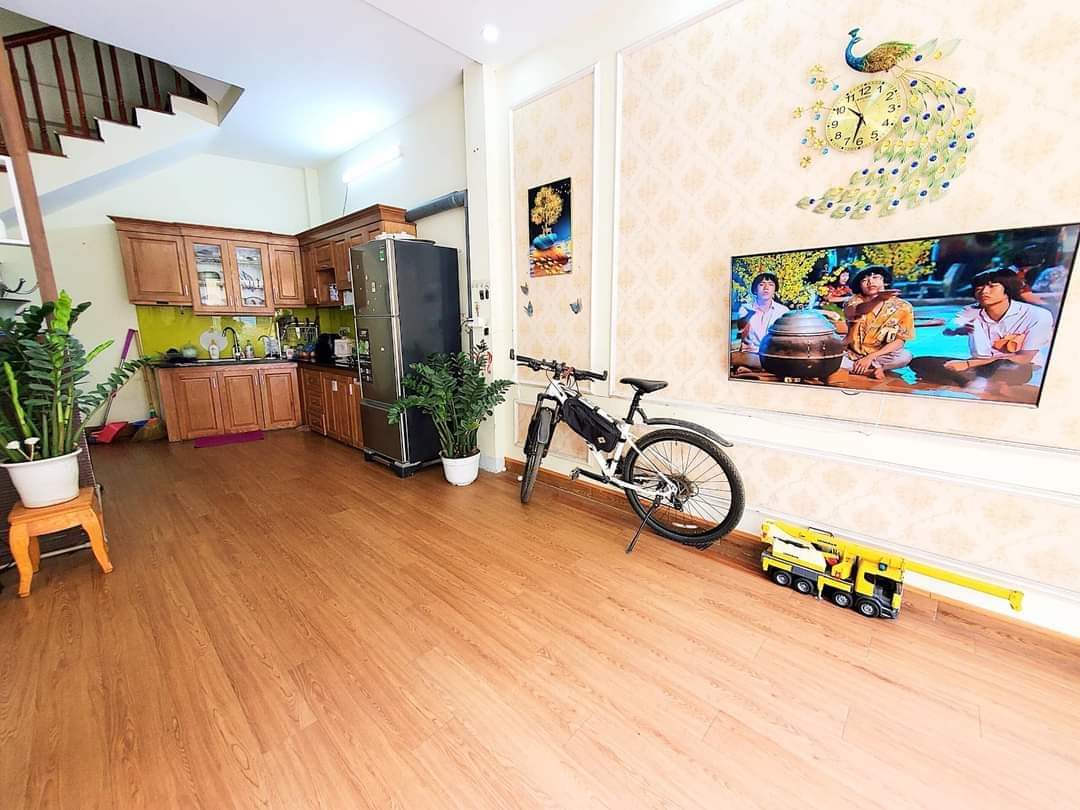 Bán nhà NGUYỄN CHÍ THANH ĐỐNG ĐA 90m, 5T, Mt 5m, Giá 10.5 Tỷ.