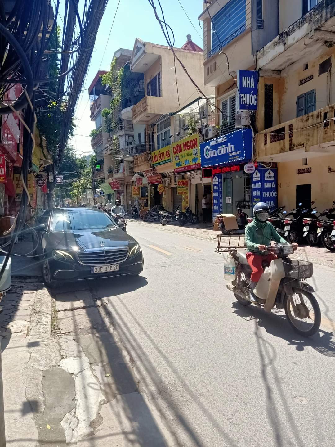Mặt phố Khương Trung, kinh doanh đỉnh