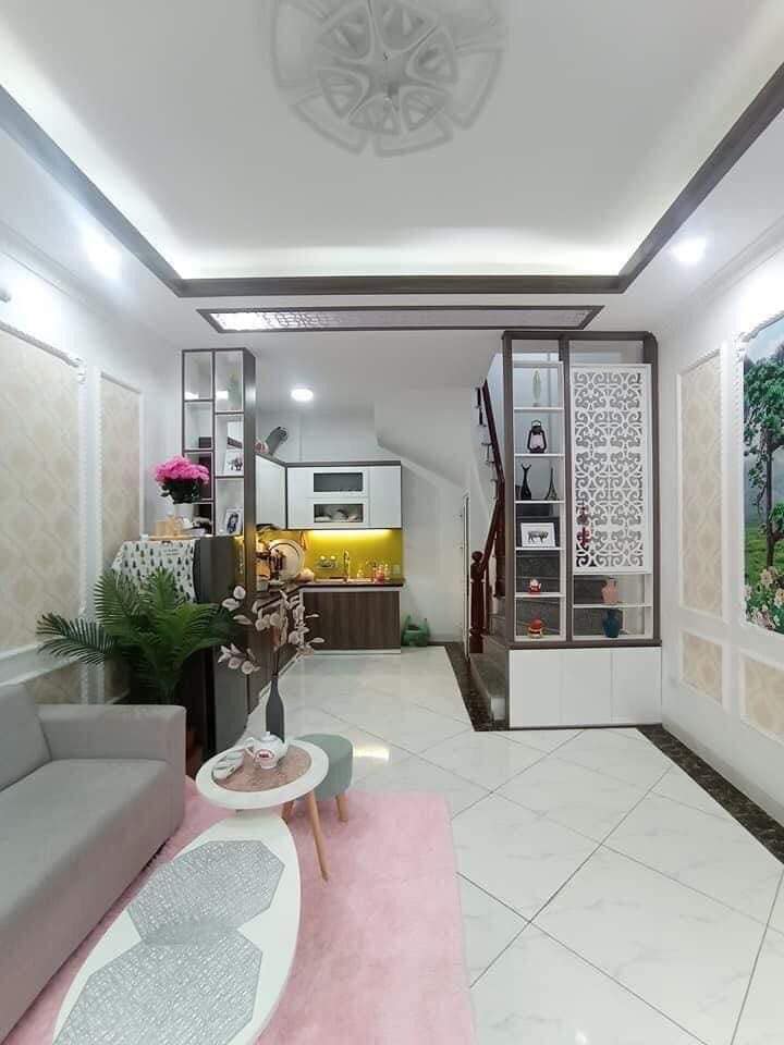 Bán nhà phố Linh Lang quận Ba Đình-Diện tích 62m2-5 Tầng-2 thoáng-Mặt tiền 4m-Giá 13.8 tỷ