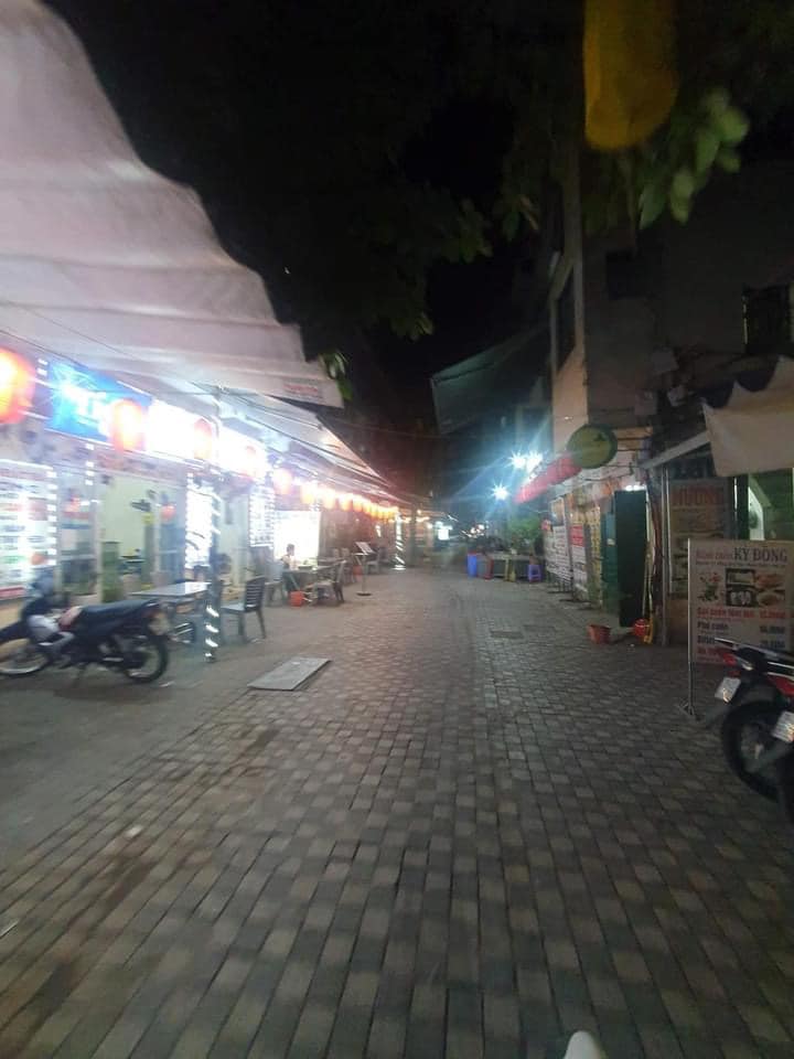 Mặt phố nổi tiếng của Hà Nội, đặc biệt về ẩm thực