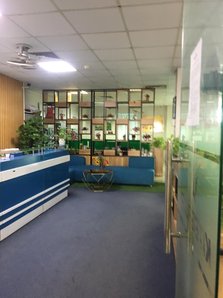 Nhà mặt phố Vũ Miên, dt 100m2, 7 tầng, mặt tiền 6.5m, mặt hồ, trước nhà vỉa hè rộng