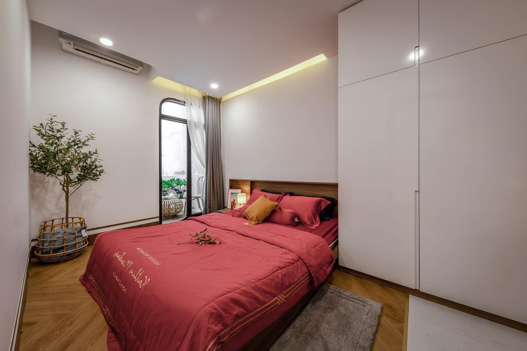 Bán rất gấp mặt ngõ Đội Cấn, Ba Đình kinh doanh, ô tô tránh vào nhà 55m2