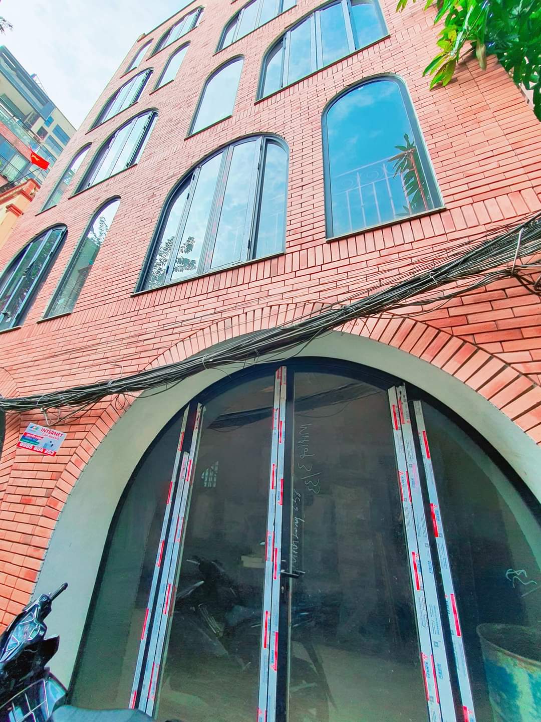 HOMESTAY 6 TẦNG THANG MÁY-LÔ GÓC-ĐẶNG THAI MAI-TÂY HỒ-DT 102m-6T-MT8,3m-Giá 26 tỷ2