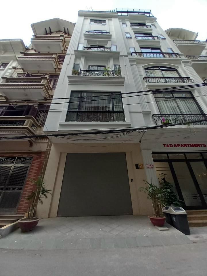 Bán gấp nhà mặt phố Hàng Vôi, Hoàn Kiếm. DT: 126m2x8, MT: 7.6m. Kinh Doanh, Giá: 46 tỷ.