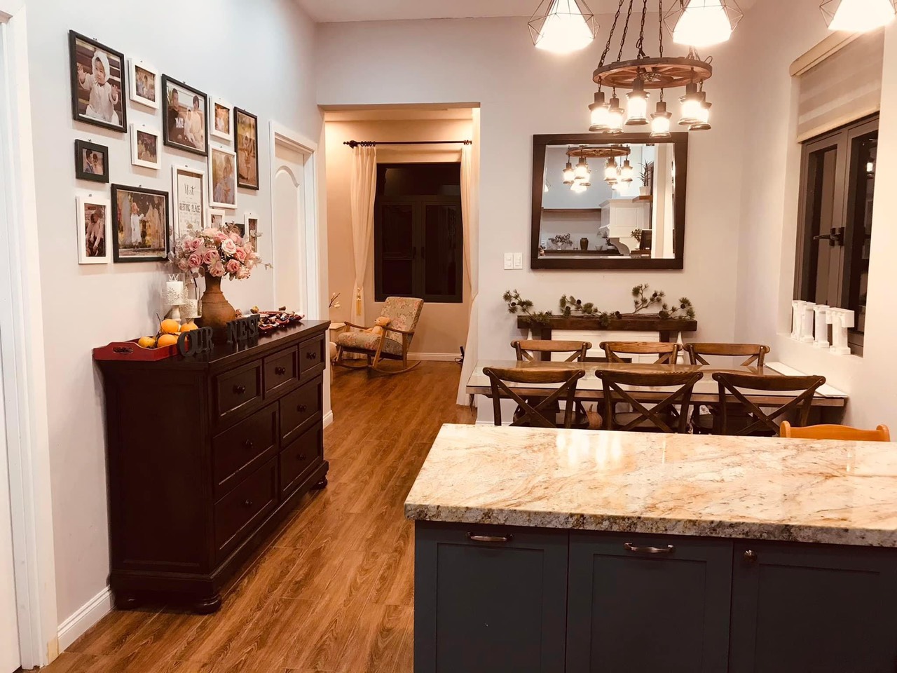 Bán ks phố NGUYỄN TRƯỜNG TỘ, ba đình,dt 90mx 7 tầng,mt 4,4 m, giá 35 tỷ