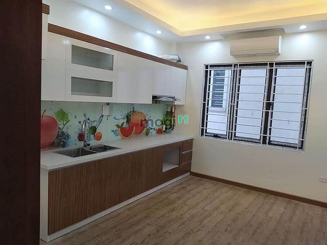 Bán nhà Hoàng Quốc Việt, 50m2, 6 tầng, ô tô tránh, 11.8 tỷ