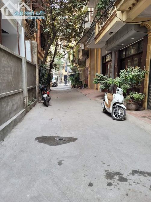 Bán căn biệt thự QL13 Hiệp Bình Phước TP Thủ Đức, DT 10x20m, Giá 10,5 tỷ