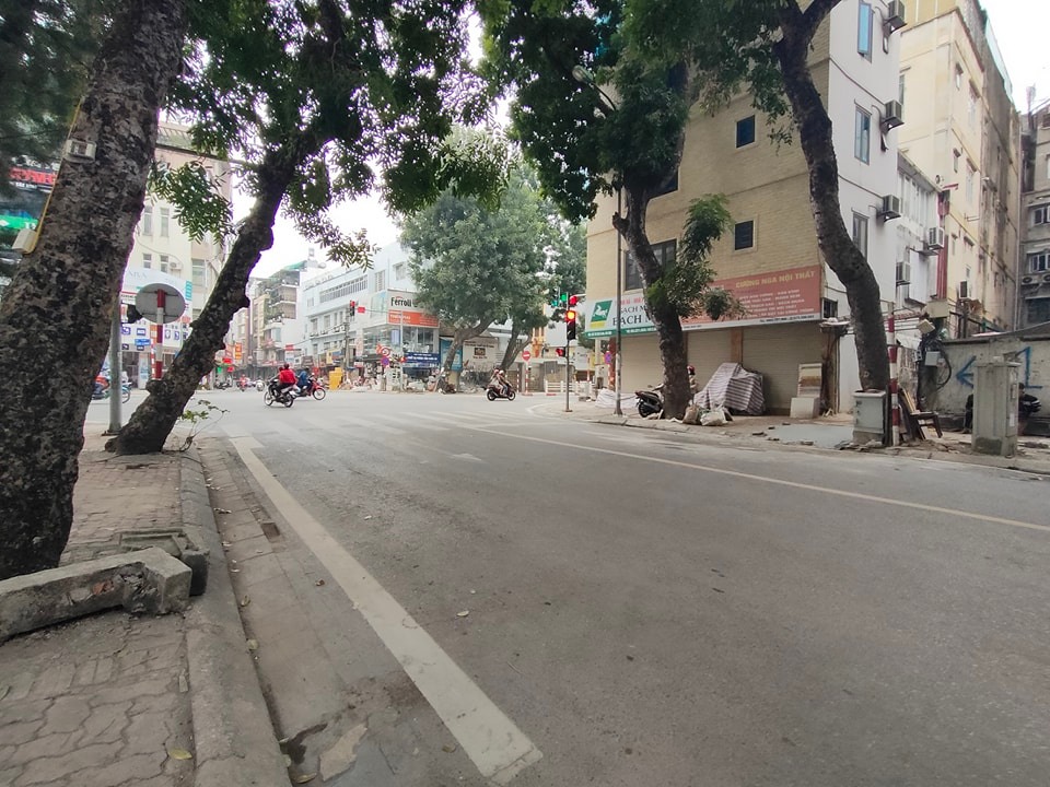 VỊ TRÍ ĐẮC ĐỊA 6 TẦNG THANG MÁY CĂN GÓC 2 MẶT PHỐ 1 MẶT NGÕ